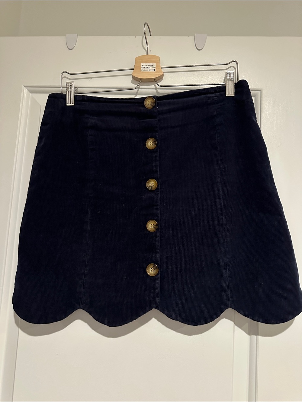 Button-Front Scallop Hem Mini Skirt - Black